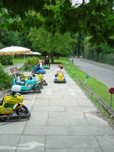 Le circuit de voiture pour les enfants