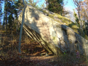 L'impressionnant bloc erratique Pierrabot