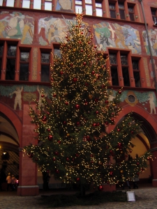 Sapin de Noël, à l'intérieur de l'hôtel de ville