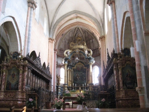 L'intérieur de la collégiale