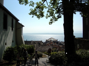 A Nyon, en descendant en direction du débarcadère