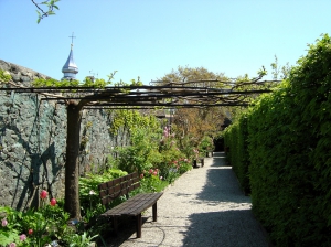 Chemin de ronde du jardin des cinq sens