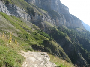 Le sentier au sud du Grand Chavalard