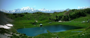 On passe juste en-dessus du lac inférieur de Fully, au fond à gauche le Grand Combin