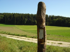 Panneau, en lisière de forêt