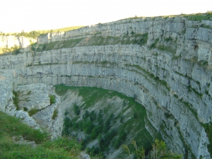 Les falaises impressionnantes du Creux-du-Van