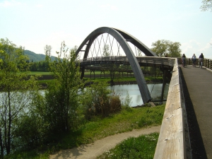 Regard en arrière sur le pont, après l'avoir traversé