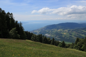 A notre retour à pied à Blonay, vue imprenable sur le lac Léman et le Mont Pélerin