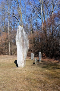 Des menhirs sur le site de Clendy