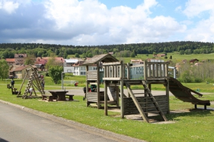 La place de jeux aux Charbonnières