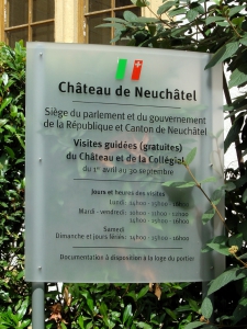 A l'entrée du Château