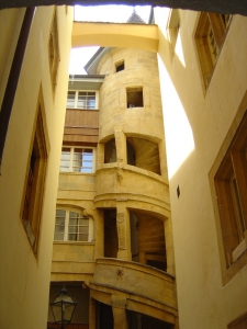 L'escalier en colimaçon du Passage des Corbets