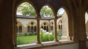 Le cloître de la collégiale