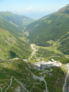 Le val d'Hérémence, depuis le haut du barrage