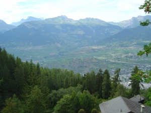 Tout au long du parcours, le promeneur domine la vallée du Rhône