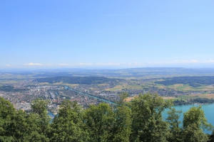 Vue sur le lac de Bienne et ses environs, depuis Macolin