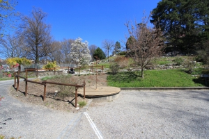 A l'entrée du jardin botanique