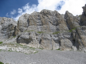 Sous les falaises