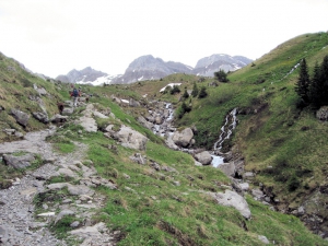 Chemin caillouteux d'Anzeinde