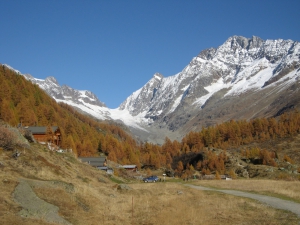 Langgletscher Sattelhorn Schinhorn, vus du départ du bus à Fafleralp