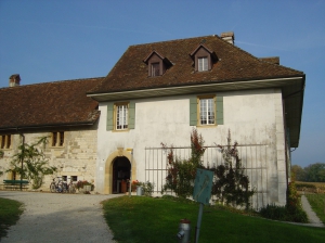 Le cloître, transformé en auberge