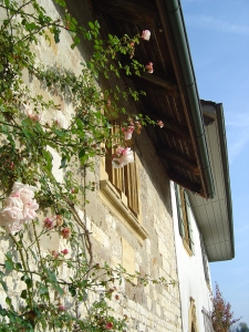 La facade sud-ouest de l'auberge