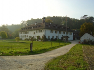 Le cloître, dans lequel J.-J. Rousseau a vécu durant deux mois