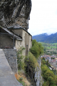 Vue sur la chapelle, à l'arrière de celle-ci