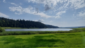 Le lac des Taillères, tel qu'on le découvre en arrivant depuis le parking