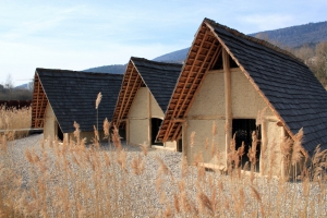 Reconstitution de maison, à côté du musée d'archéologie