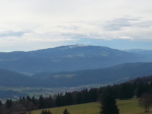 Au loin le Chasseral