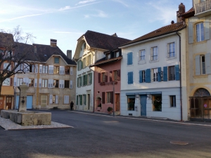 Jolie place en haut de la Rue Haute