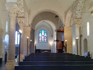 A l'intérieur de l'église