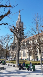 La place de la cathédrale