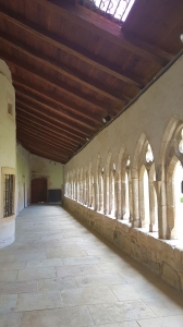 Promenade dans le cloître