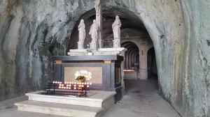A l'intérieur de la chapelle de Verena