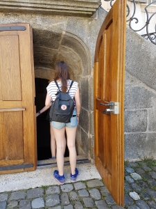 Descente vers la citerne de l'Hôtel-Dieu