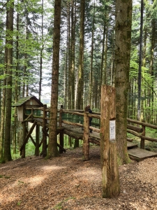 Le nichoir géant sur le sentier 'A tire d'ailes'