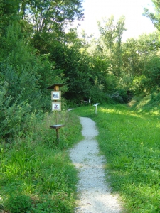 Panneaux explicatifs le long du sentier