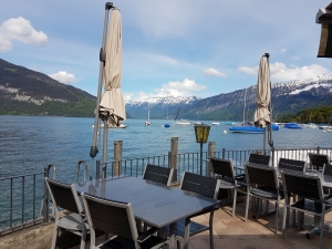 Terrace d’un restaurant de Faulensee