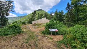 Vue du site des ruines du Château de Rochefort