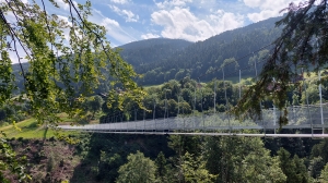 Le pont suspendu de 185m de long