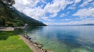 La plage municipale côté France