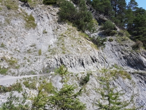 Petit passage avec des chaînes