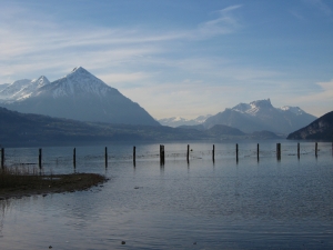 Le Niesen et le Stockhorn au loin