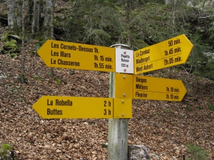 Panneau indicateur 
au haut de la gorge