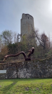 Le donjon du château de Montagny-les-MOnts