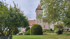 Le château de La Sarraz est situé dans un parc magnifique