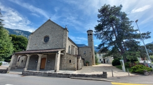 La magnifique église catholique de Bex