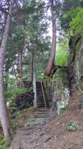 Un escalier en bois